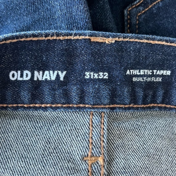 •Old Navy• NWOT Athletic Taper Built-In Flex Jeans - Size 31 - Picture 2 of 7